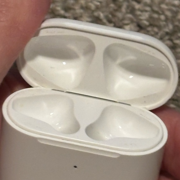 Apple AirPod 2 - Picture 6 of 9